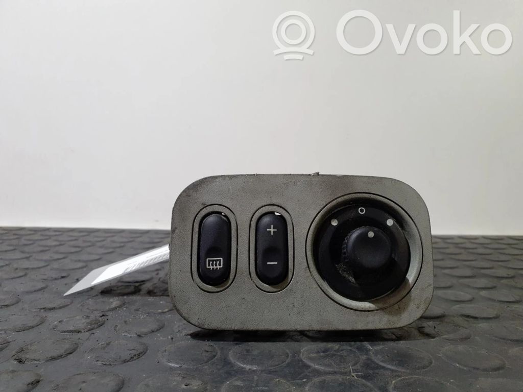 Renault Kangoo I Wing mirror switch 