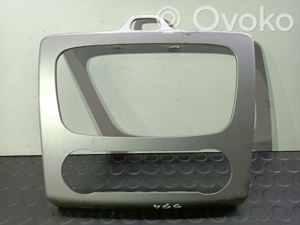 Ford Focus Bottom trim 