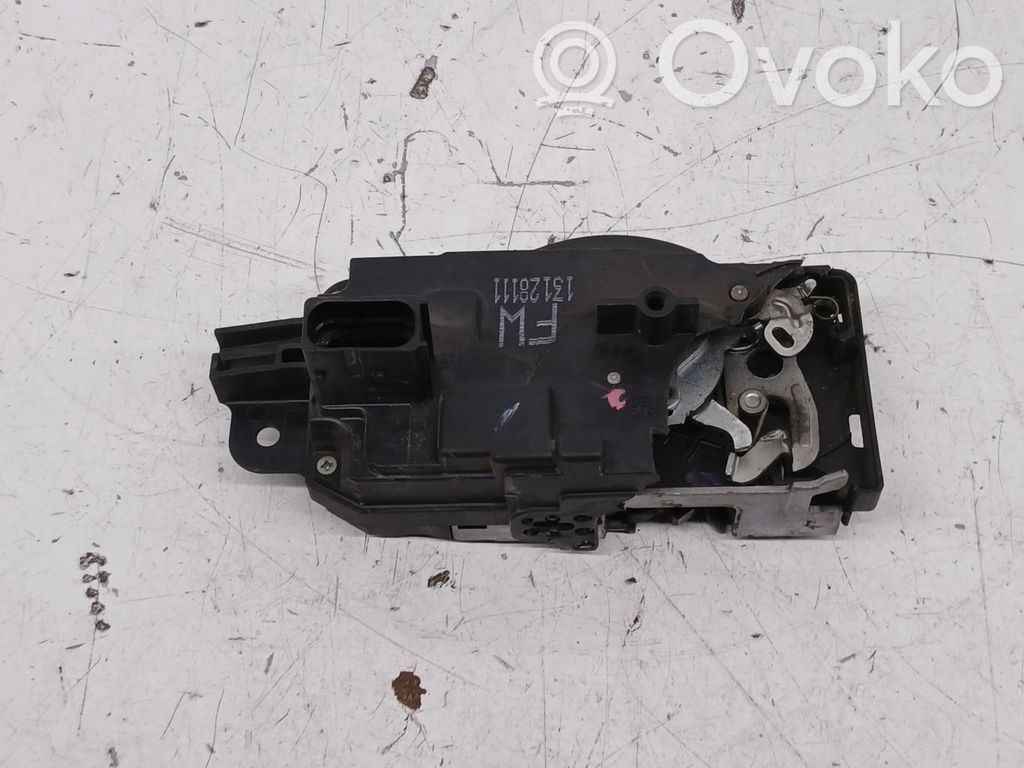 Opel Astra H Front door lock 