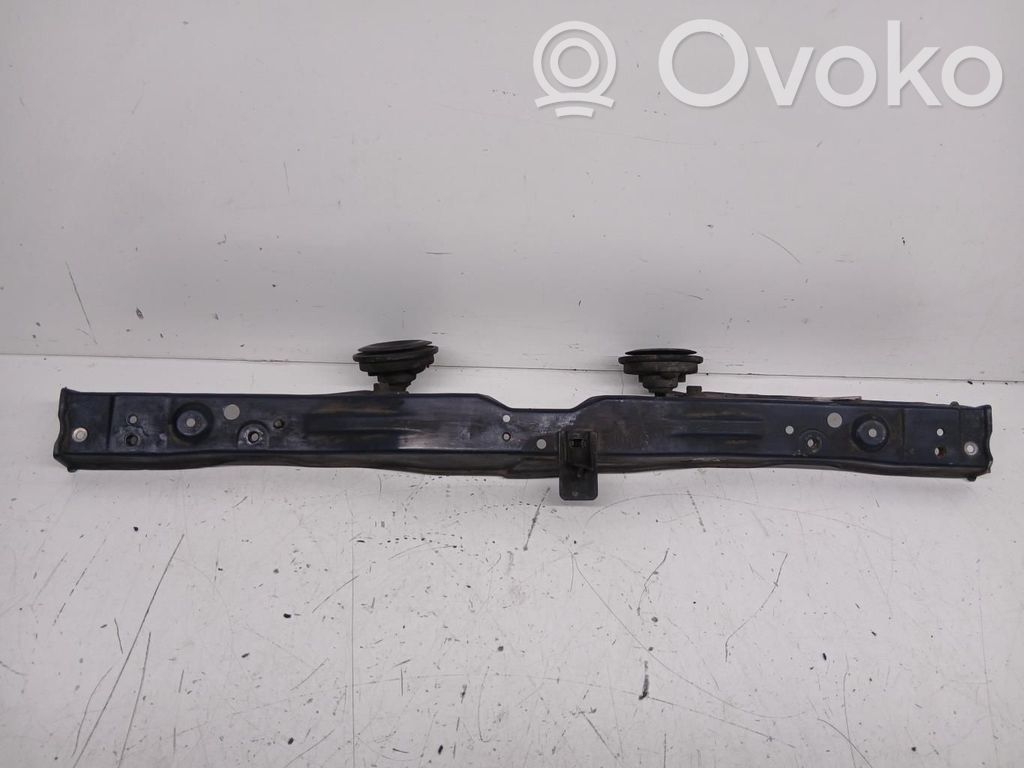 Toyota Avensis T250 Borde del parachoques delantero 