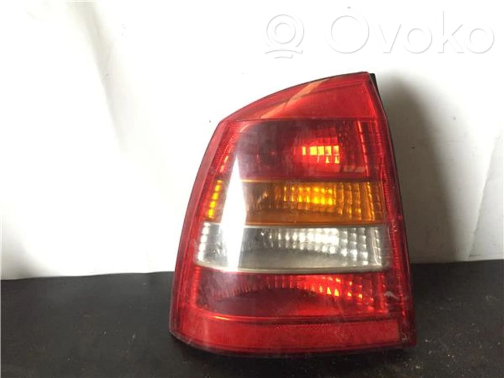 Opel Astra G Aizmugurējais lukturis virsbūvē 