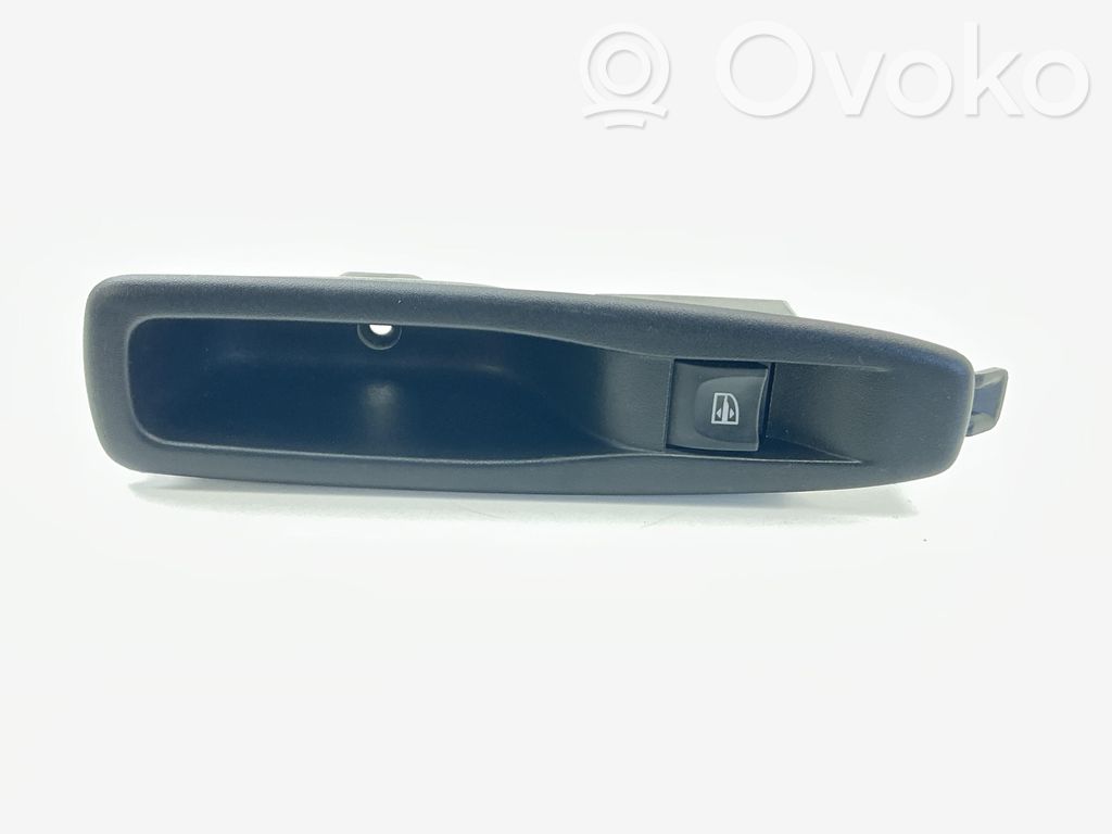 Renault Clio IV Interruptor del elevalunas eléctrico 