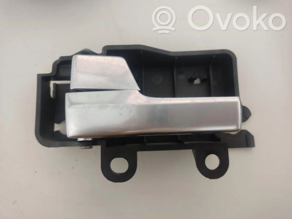 Rear door interior handle   8M51,8M51