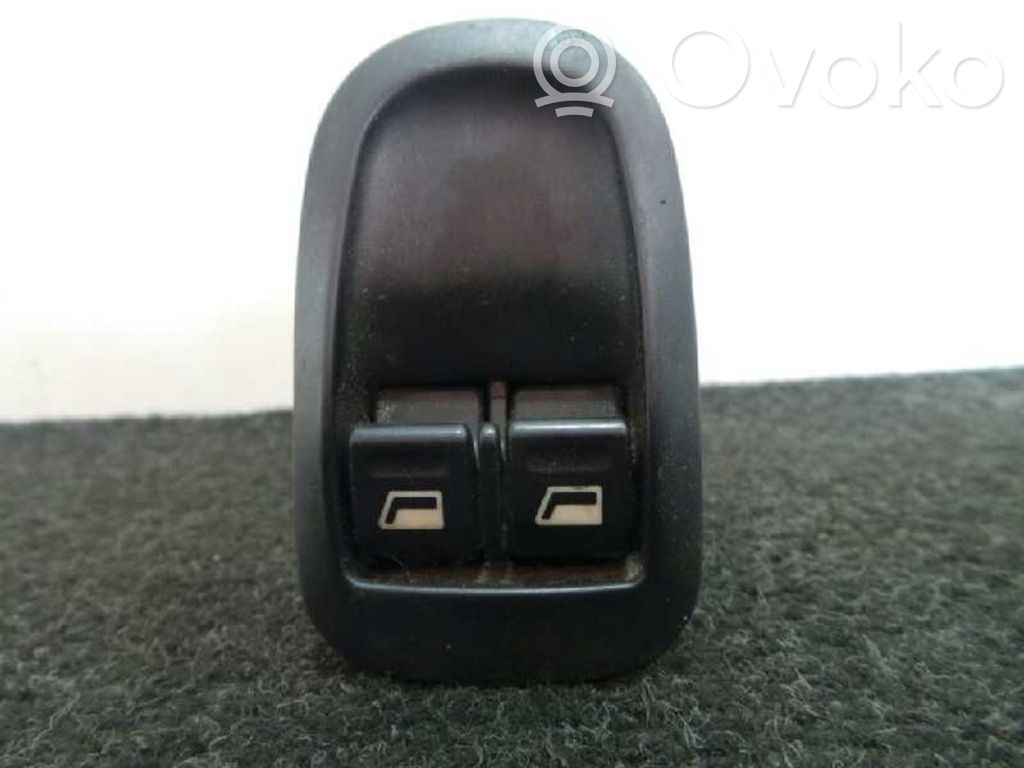 Peugeot 206 Electric window control switch 