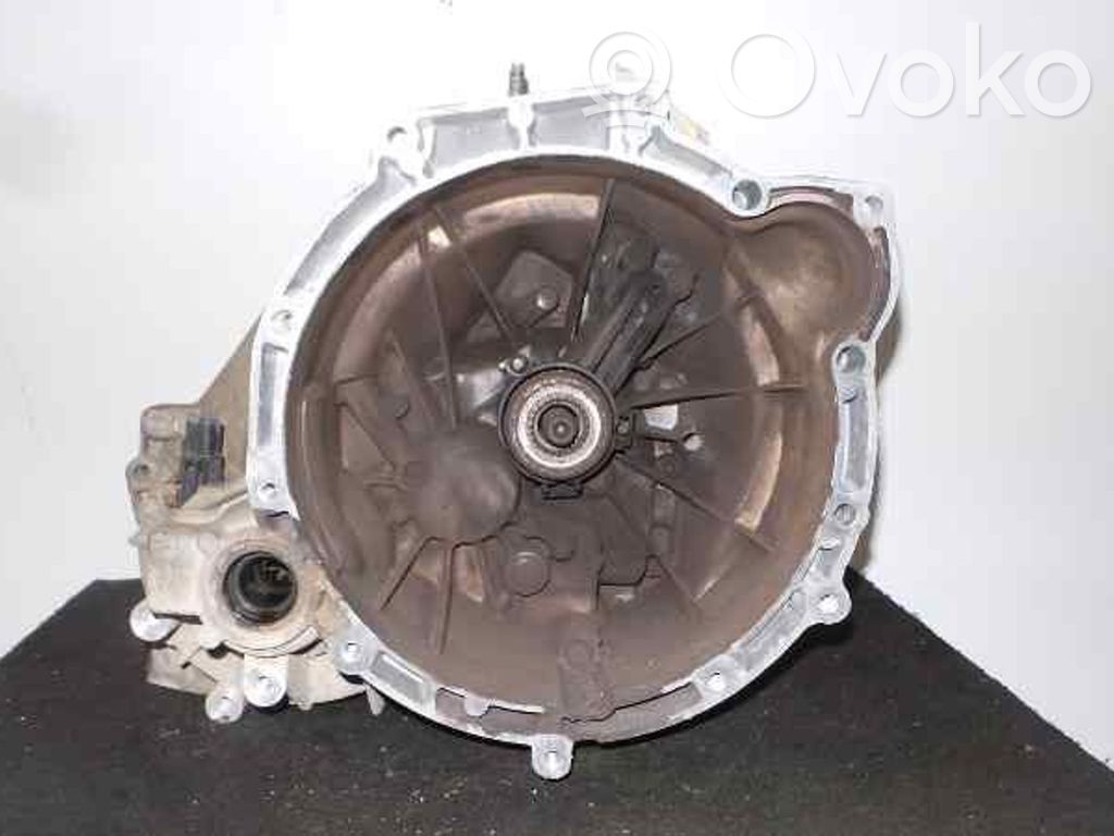 Manual 5 speed gearbox   XS4R7002FC,5VELOCIDADES