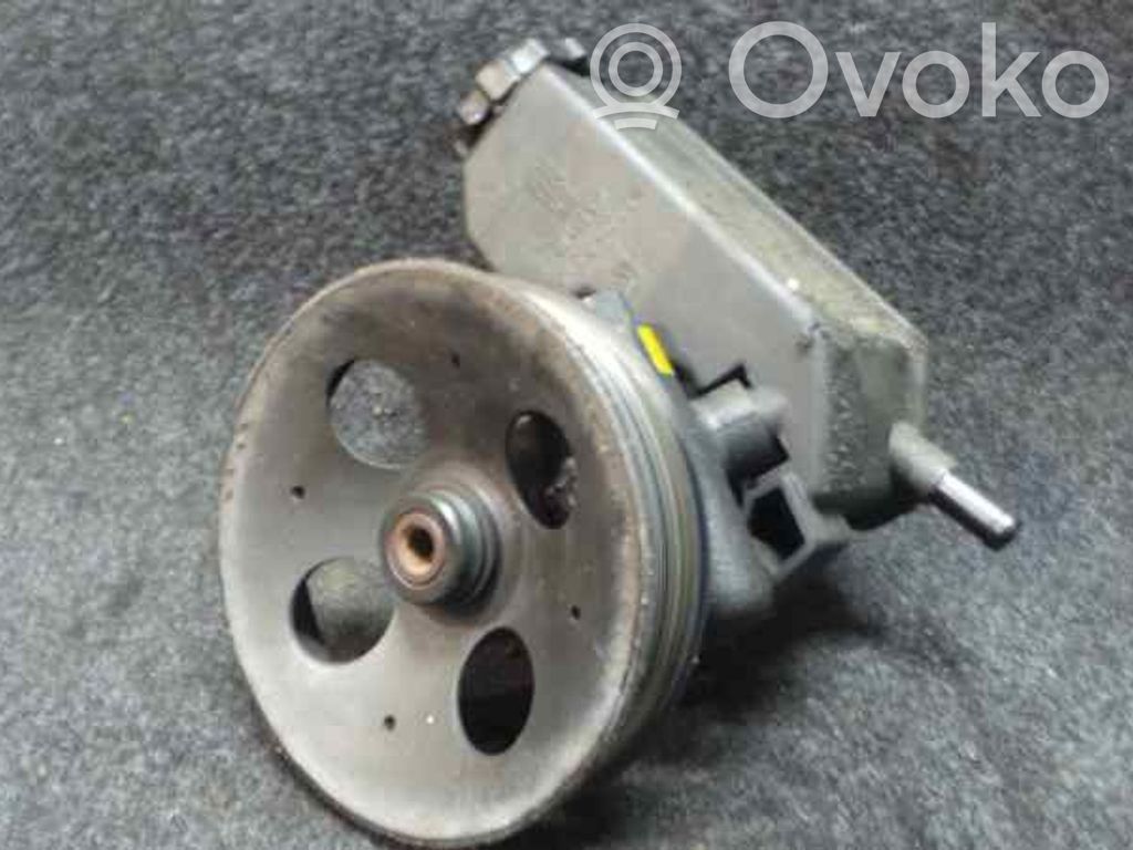 Opel Vectra B Power steering pump 
