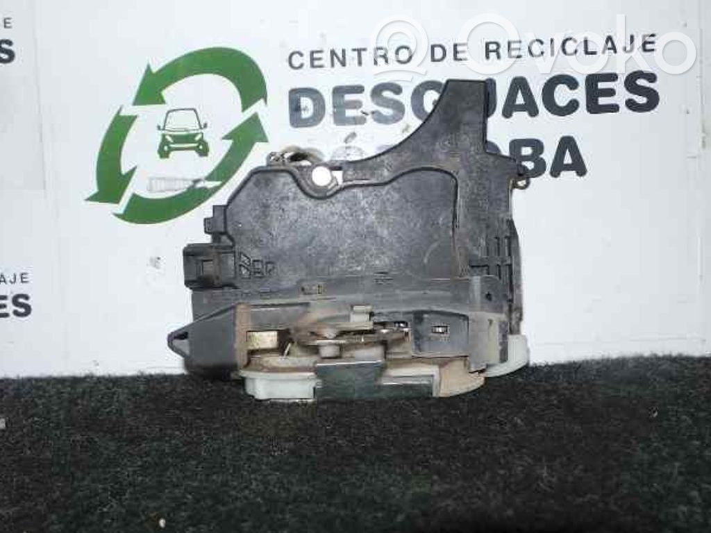 Aizmugurē slēdzene   5PUERTAS,ELECTRICA2PINES