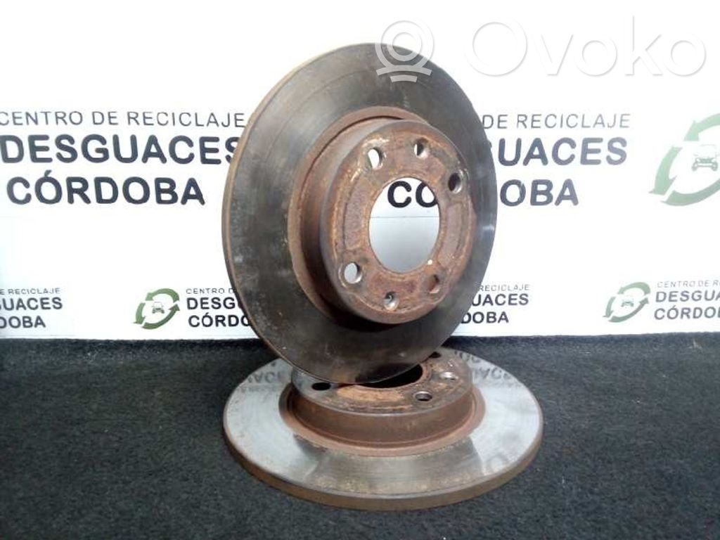 Peugeot 205 Передний тормозной диск 