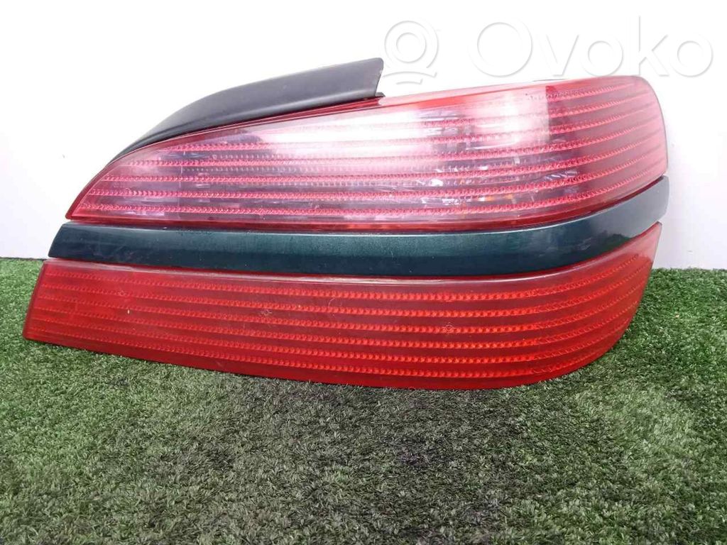Rear/tail lights   2SERIE