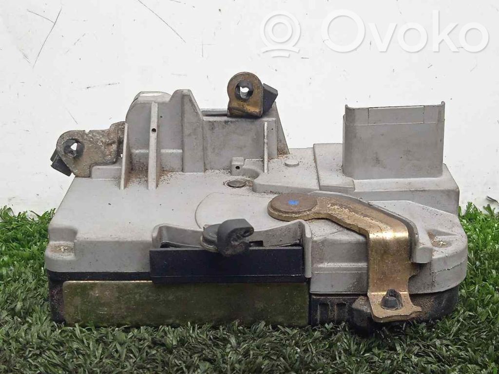 Peugeot 406 Priekšpusē slēdzene 