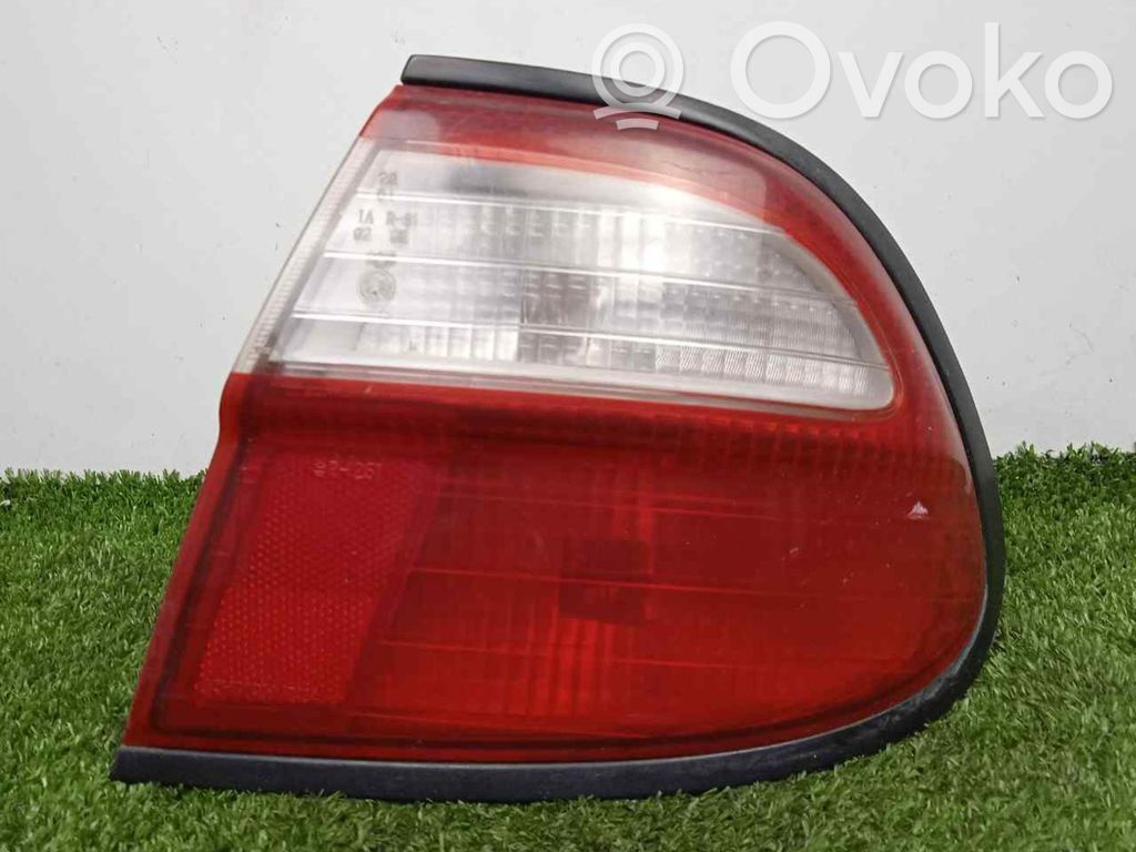 Nissan Almera Galinis žibintas kėbule 
