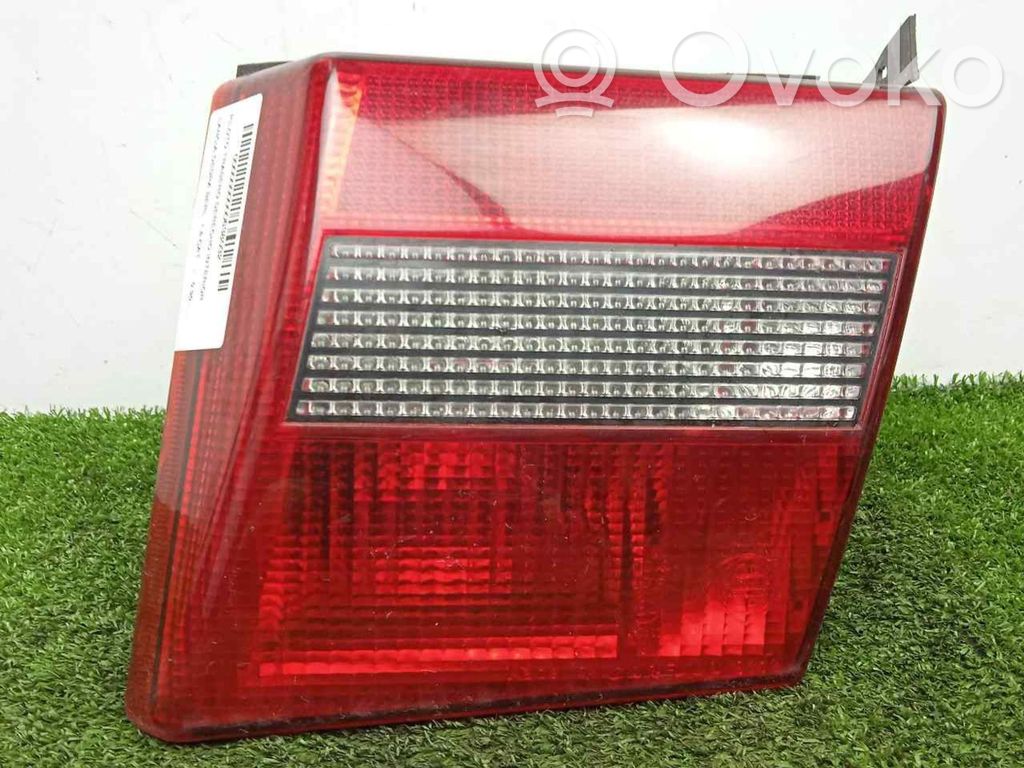 Lancia Dedra Galinis žibintas dangtyje 