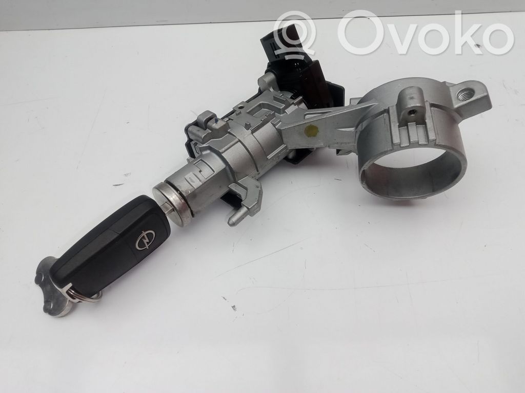 Opel Corsa E Aizdedzes atslēga 