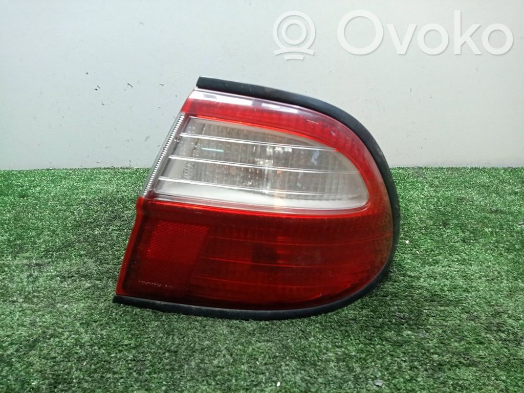 Nissan Almera Galinis žibintas kėbule 