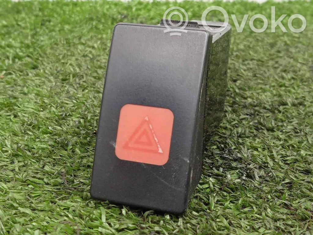 Hazard light switch   SINREFERENCIA,9PINES