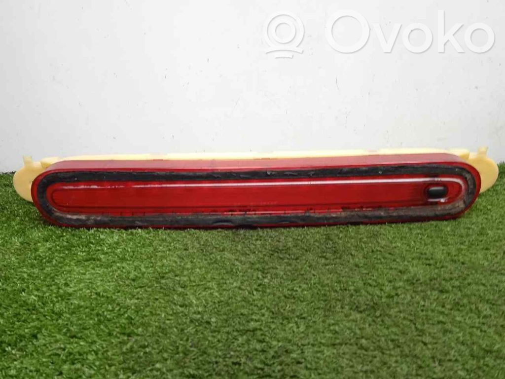 Troisième feu stop   GS1M51580G