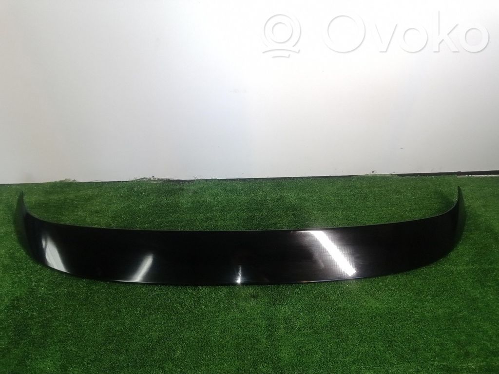 Tailgate/trunk spoiler