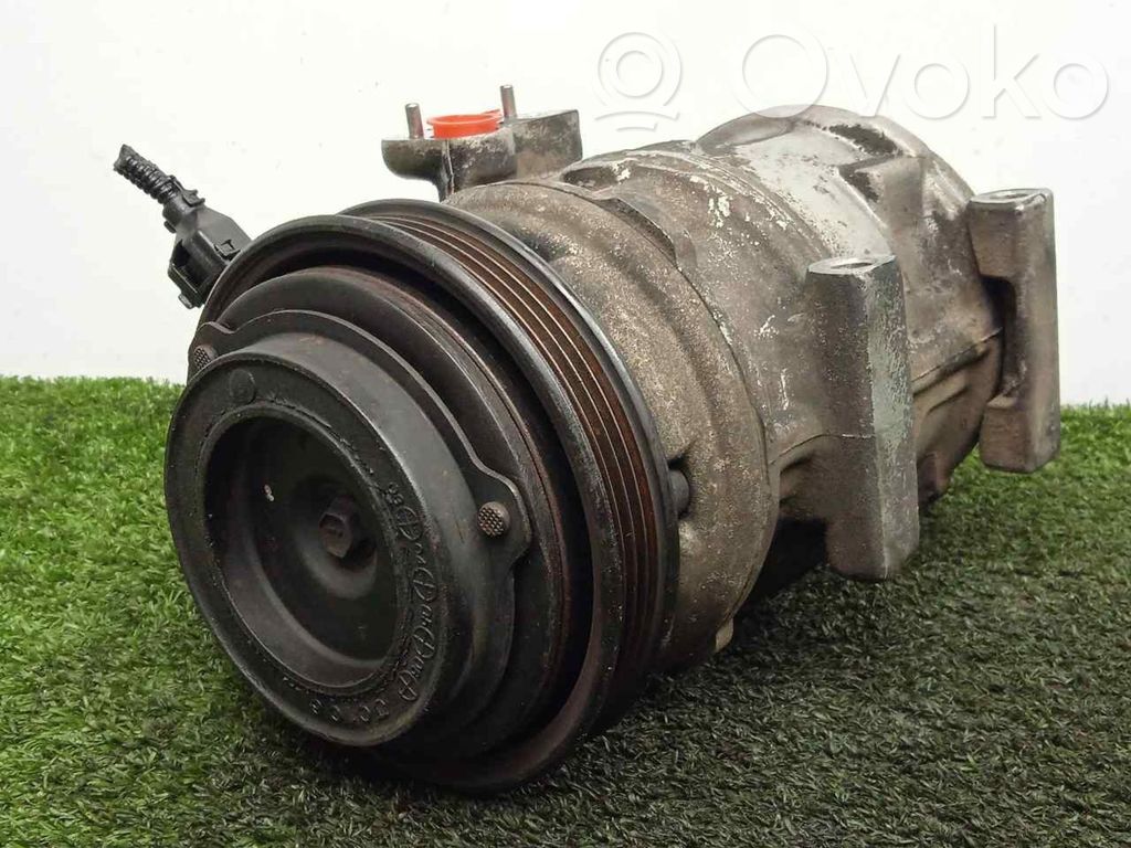 KIA Carnival Air conditioning (A/C) compressor (pump) 