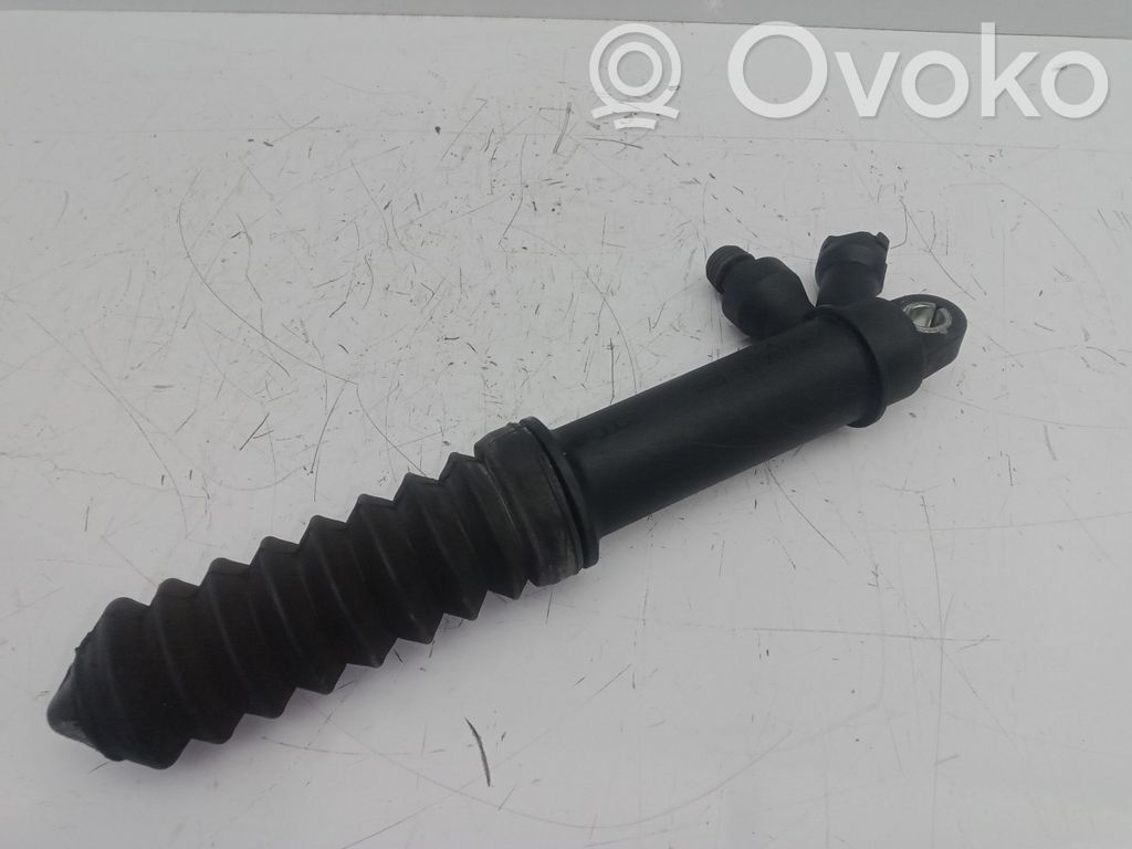 Cilindro de embrague hidráulico   8K0721257A