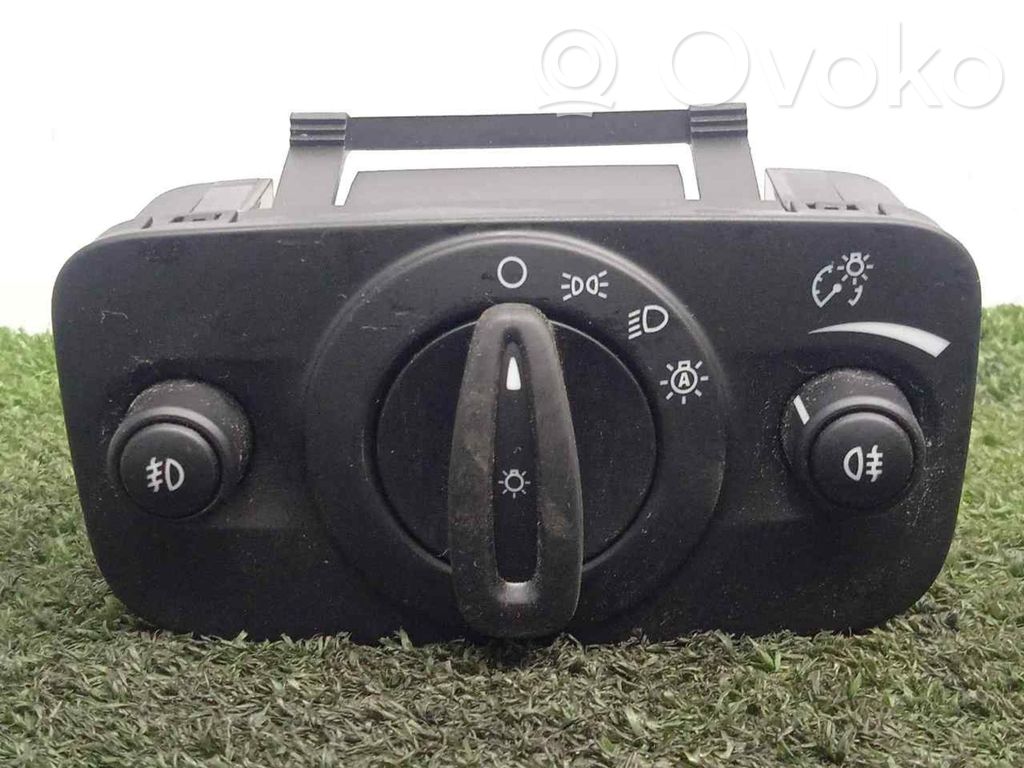 Multifunctional control switch/knob   AV6T13A024EC,2ANTINIEBLAS