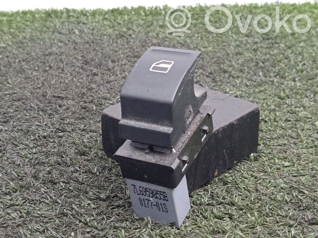 Electric window control switch   7L6959855B,4PINES