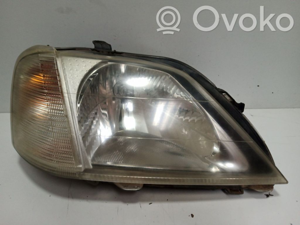 Dacia Logan Pick-Up Lampa przednia 
