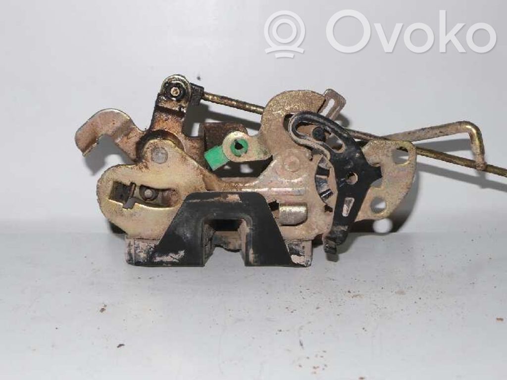 Tailgate lock latch