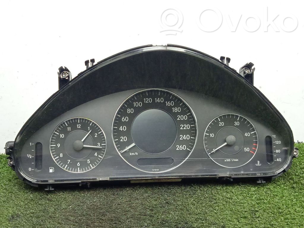 Speedometer (instrument cluster)