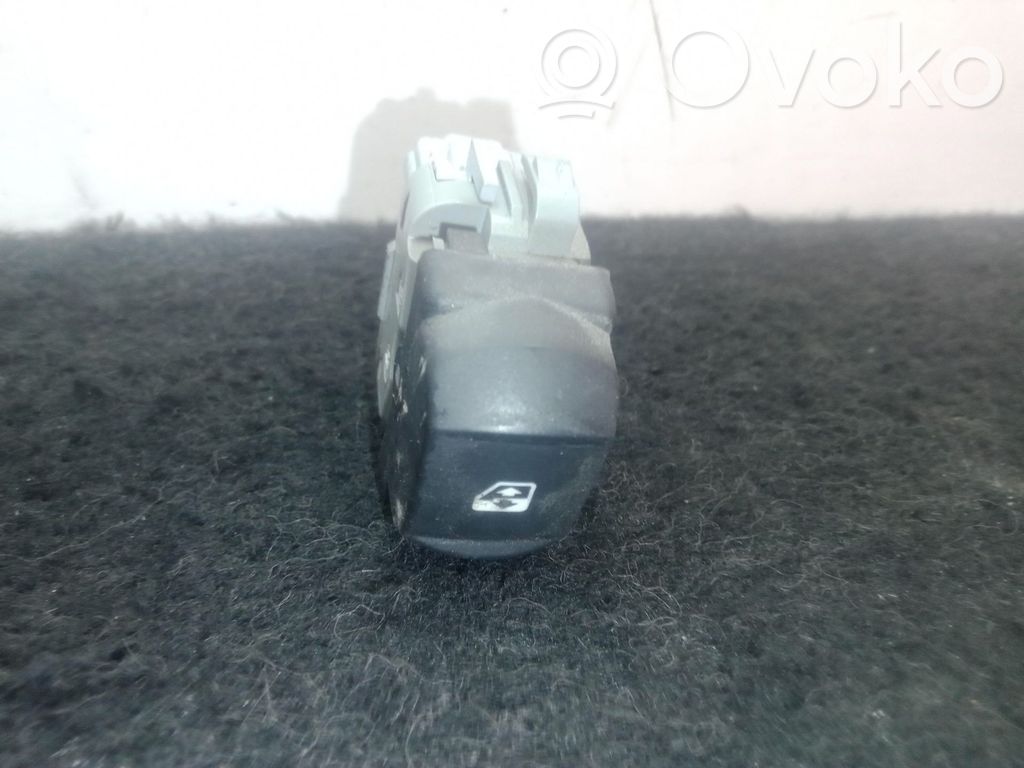Interruptor del elevalunas eléctrico   315013B,CONECTORGRIS,VALEO