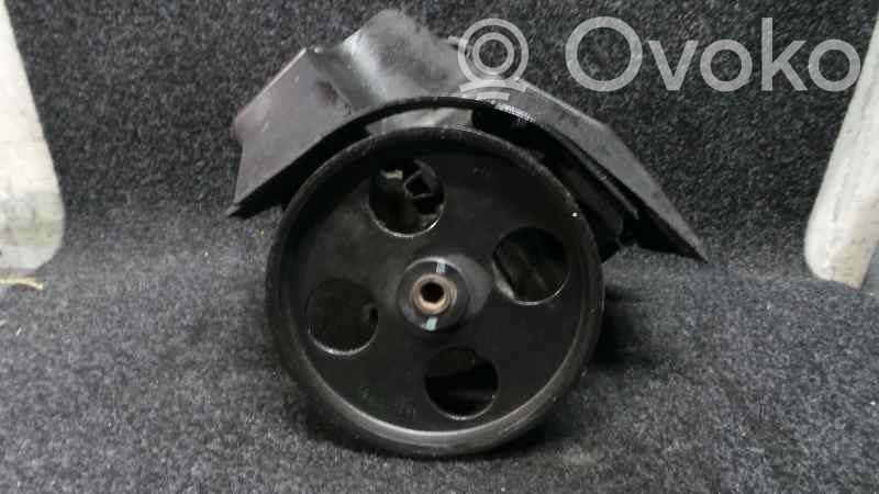 Peugeot 206 Power steering pump 
