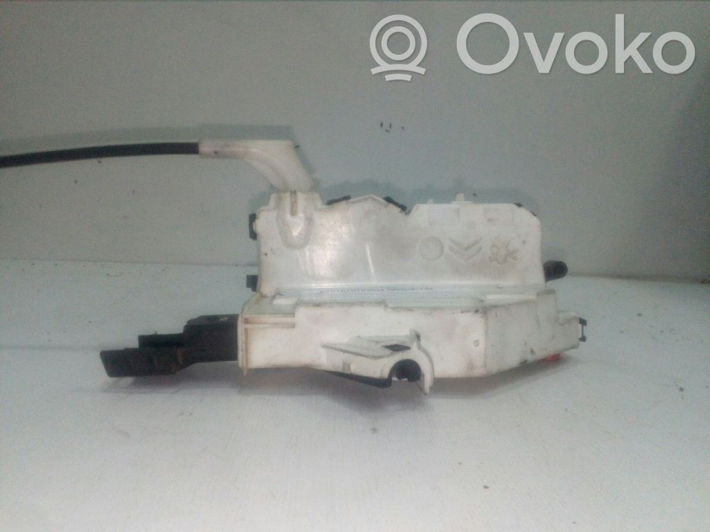 Încuietoare ușă spate   A04096