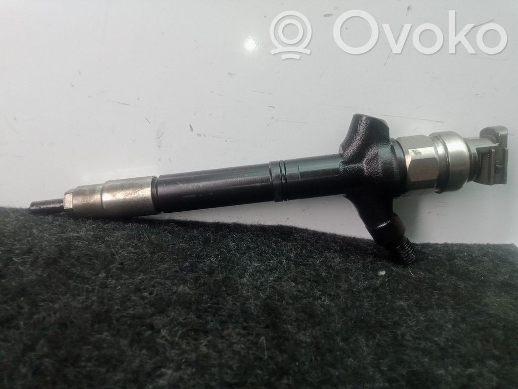 Inyector de combustible   236700R020