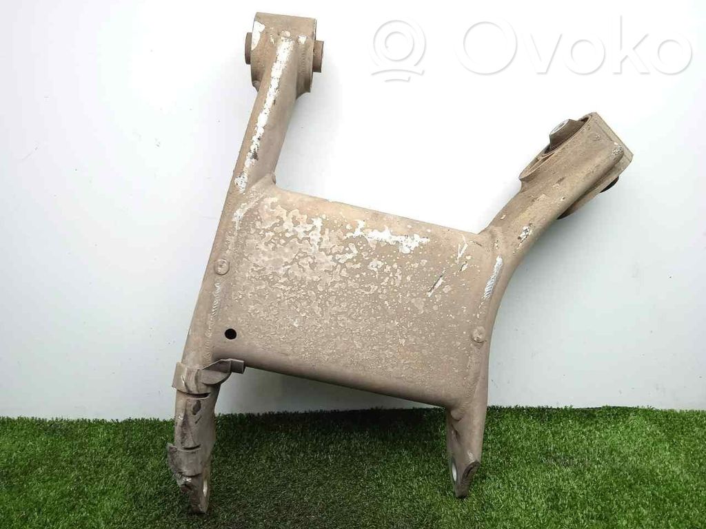 Rear control arm