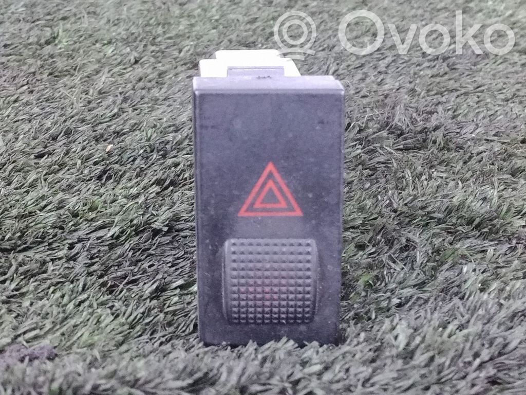 Schalter Warnblinkanlage   9704