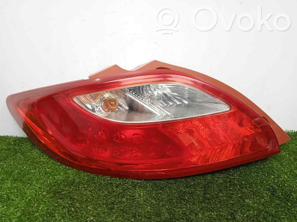 Rear/tail lights   CONTARA