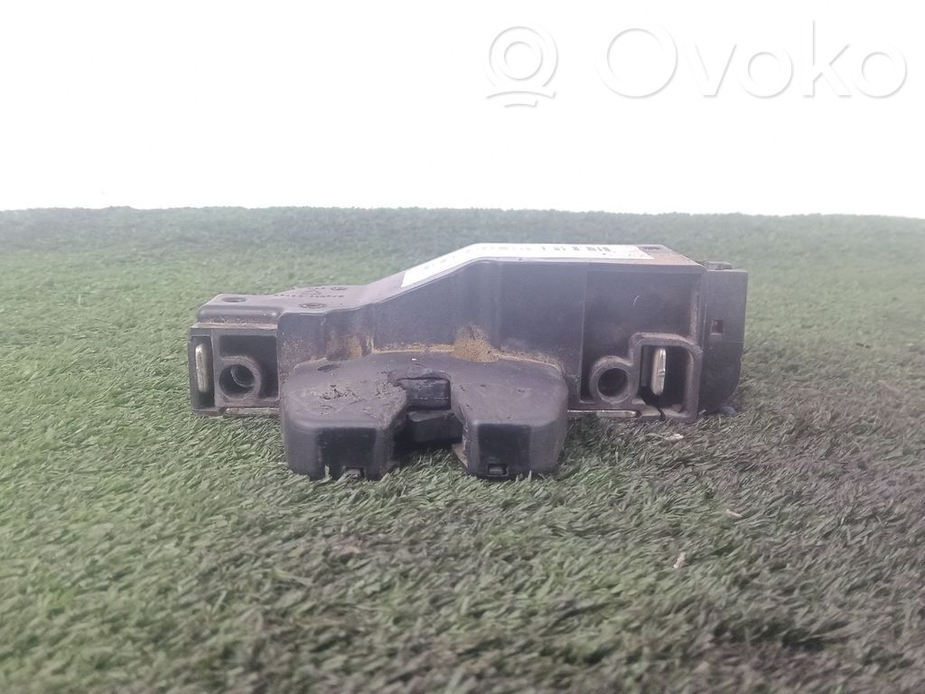 Peugeot 407 Tailgate lock latch 