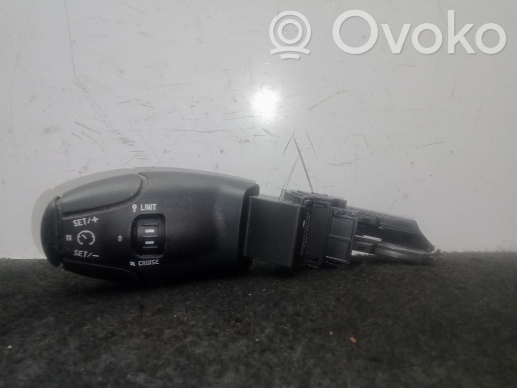 Peugeot 5008 Interruptor de control multifunción 