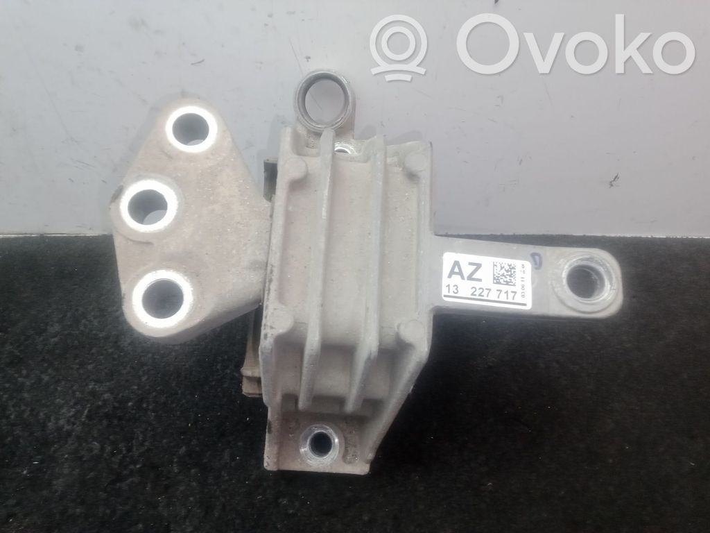 Supporto di montaggio del motore   13227717