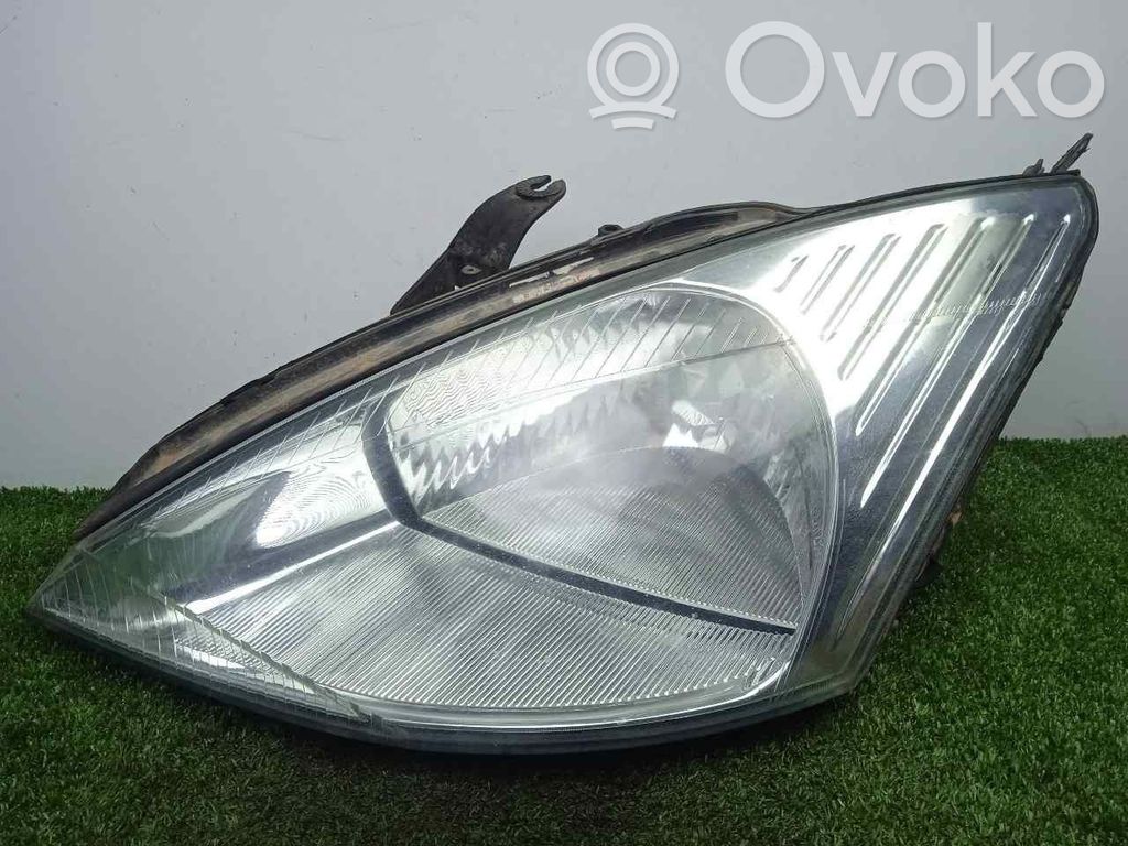 Ford Focus Lampa przednia 