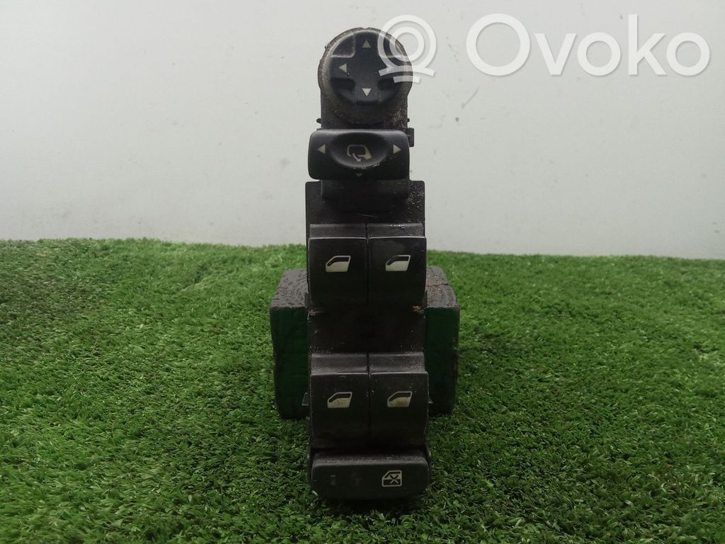 Citroen C4 Aircross Electric window control switch 