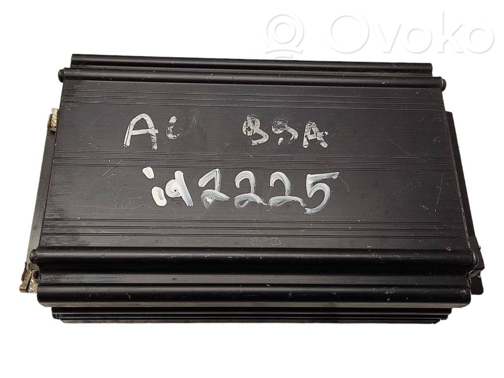 Audi A4 S4 B5 8D Vahvistin 