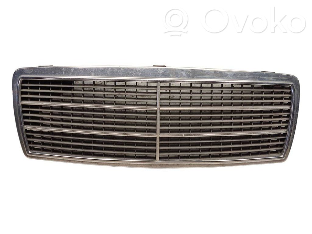 Mercedes-Benz E W210 Atrapa chłodnicy / Grill 