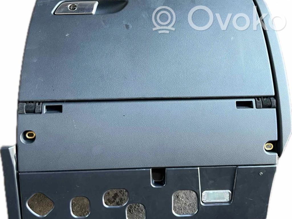 Schowek deski rozdzielczej / Komplet   4G1857104,4G18571046PS