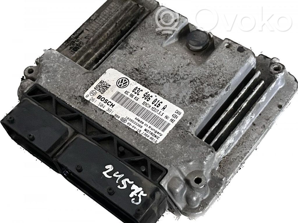 Volkswagen Golf VI Engine control unit/module 