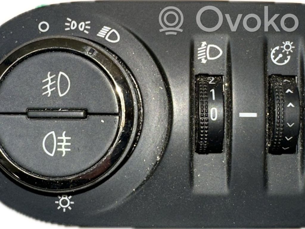 Light switch   251697,251697