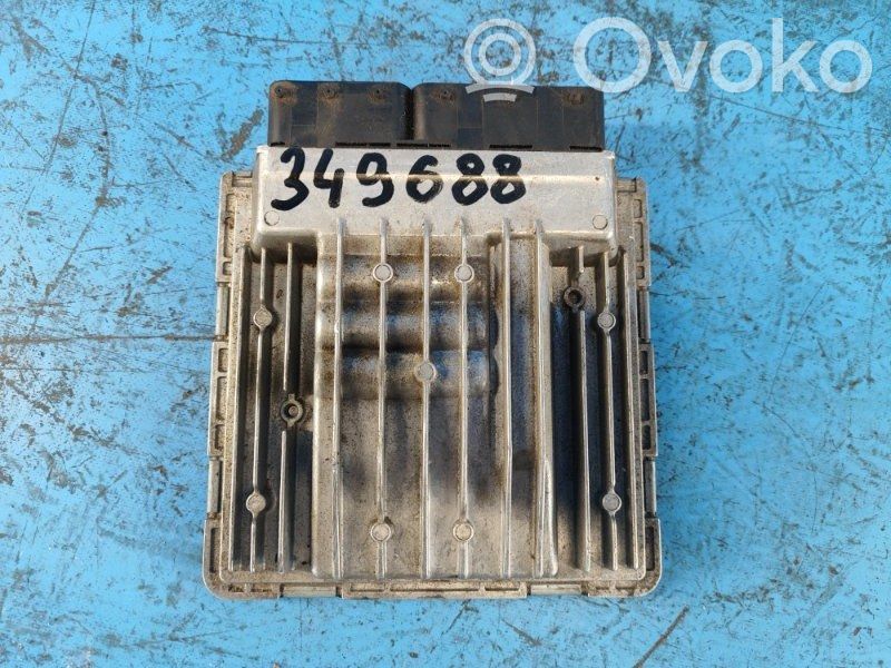BMW 3 E92 E93 Dzinēja vadības bloks 
