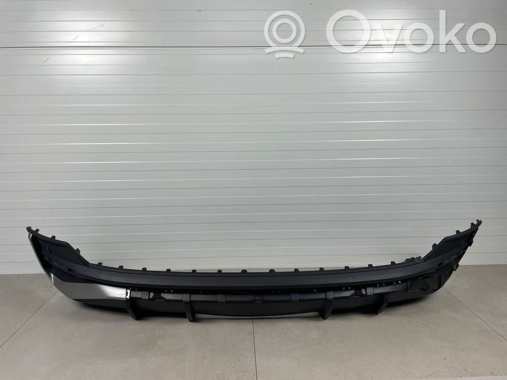 Audi Q3 F3 Moldura inferior del parachoques trasero 