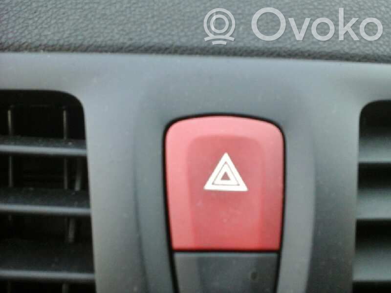 Renault Megane III Hazard light switch 