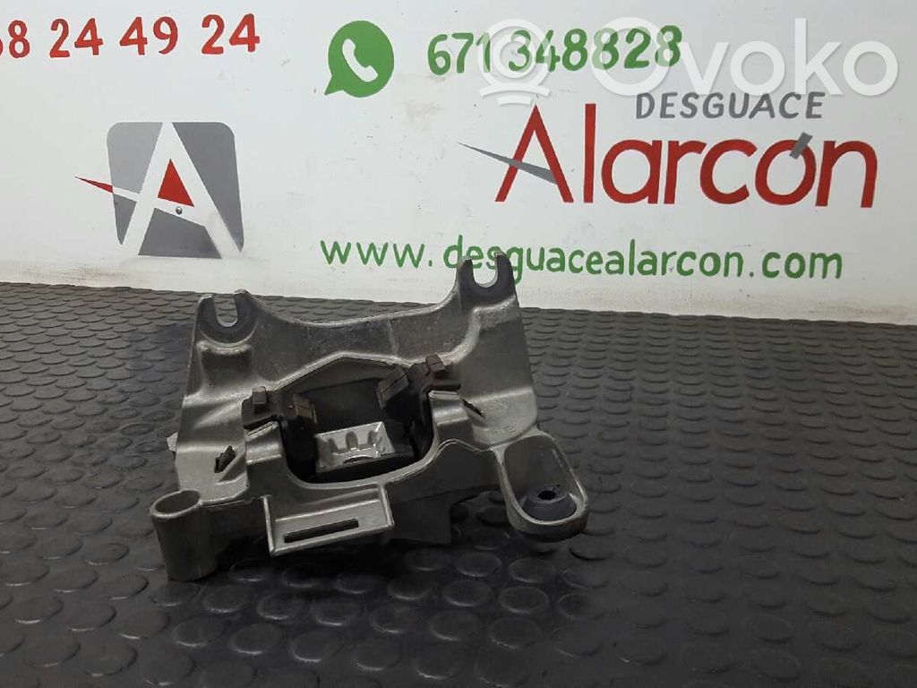 Renault Megane II Engine mount bracket 