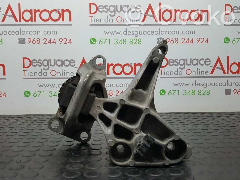 Renault Megane III Engine mount bracket 